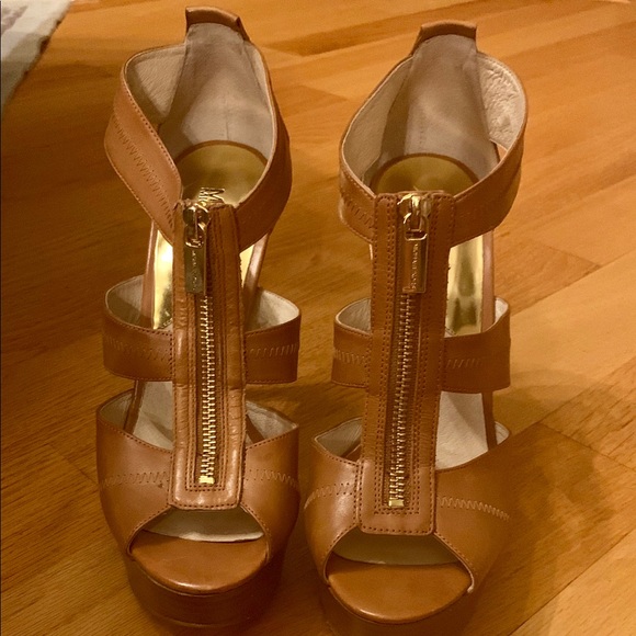 Michael Kors Sandals - Picture 2 of 4